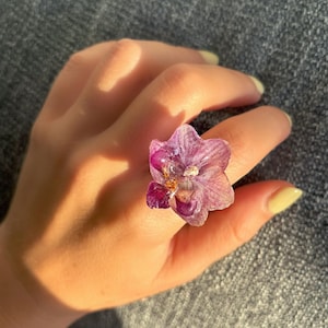 Mini Orchid Ring • Real Purple Flower in Resin on Silver Stainless Steel Band • Adjustable Handmade Ring • Botanical Jewelry Gift for Her