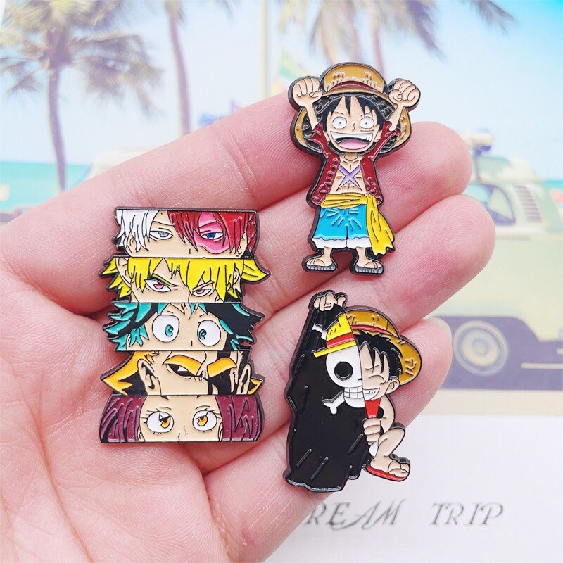 ONE PIECE LUFFY LUCKY CAT Enamel Pin, Cool Anime Pins, Pirate Pin