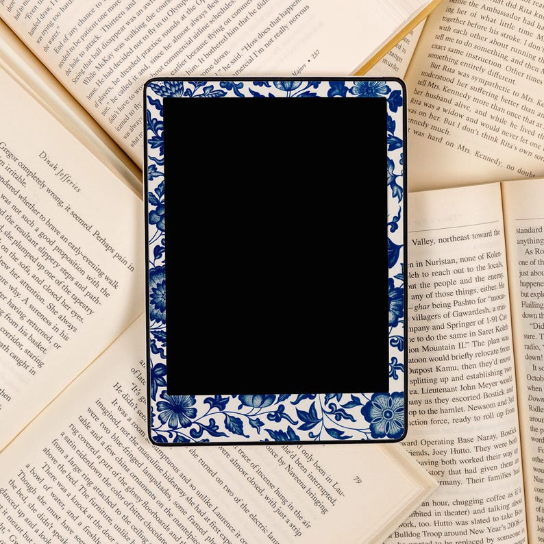 Kindle Paperwhite Skin: Blue Toile Chinoiserie Floral Decal, Coquette Bookish Gift Wrap immagine 4
