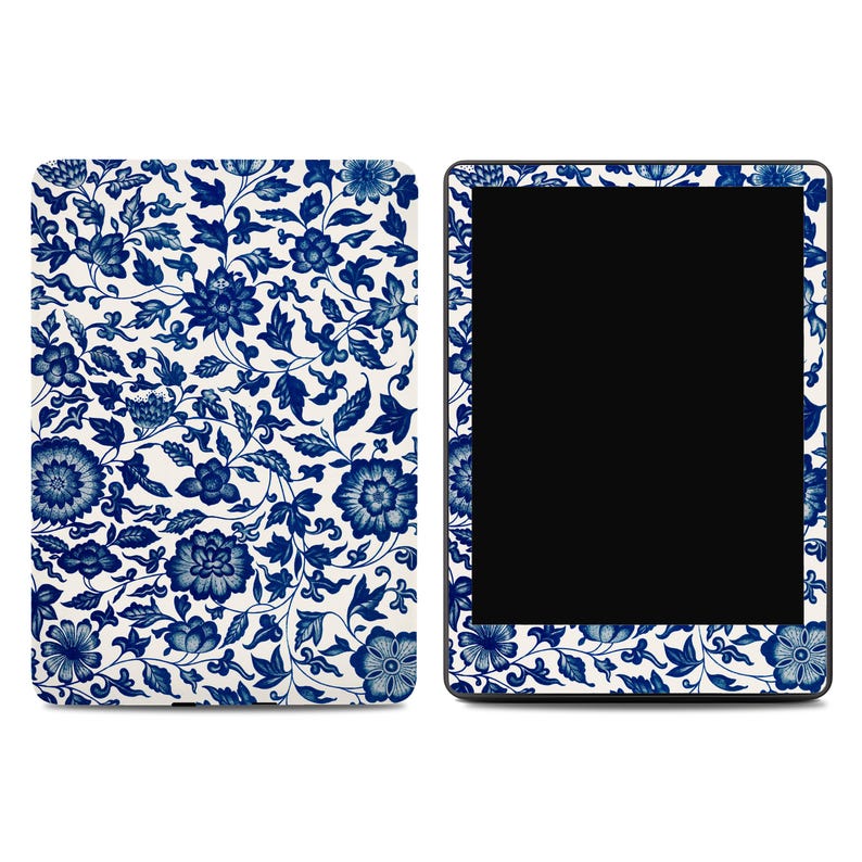 Pu&ograve; includere: Un set di tre vasi in ceramica bianca con una texture a coste. Il vaso pi&ugrave; alto &egrave; alto circa 25 cm, quello medio 20 cm e il pi&ugrave; piccolo 15 cm. I vasi sono di altezze diverse.