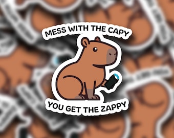 Mess With The Capy You Get The Zappy | autocollant Capybara | Stickers mèmes | Stickers pour ordinateur portable | autocollant bouteille d'eau | Sticker drôle