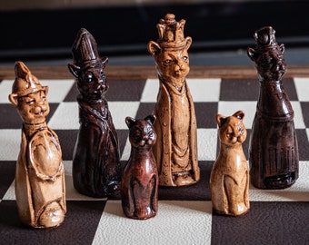 Made to order – Chess set, Royal Cats design in a Georgian mahogany and black colour. BOARD NOT INCULDED