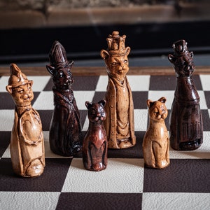 Made to order – Chess set, Royal Cats design in a Georgian mahogany and black colour. BOARD NOT INCULDED