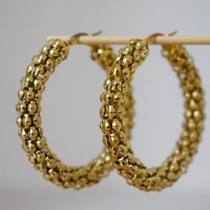 Grosses créoles en plaqué or 18 carats : bijoux tendance, cadeau pour elle