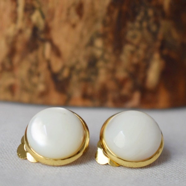 Mother of pearl clip on earrings, 12mm, White pearl shell, Gold plated stainless steel, Pearl ear clips women, Non pierced earrings, Jewelry