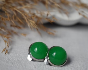 Clip in giada verde su orecchini, clip per orecchie in pietra preziosa da 12 mm, clip rotonde su orecchini, idee regalo di compleanno di gioielli