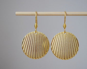 Disc earrings gold, Corrugated, Plate, Round, Circle earrings, 24k gold plated, Stainless steel earrings, Lightweight jewelry, Gift for her