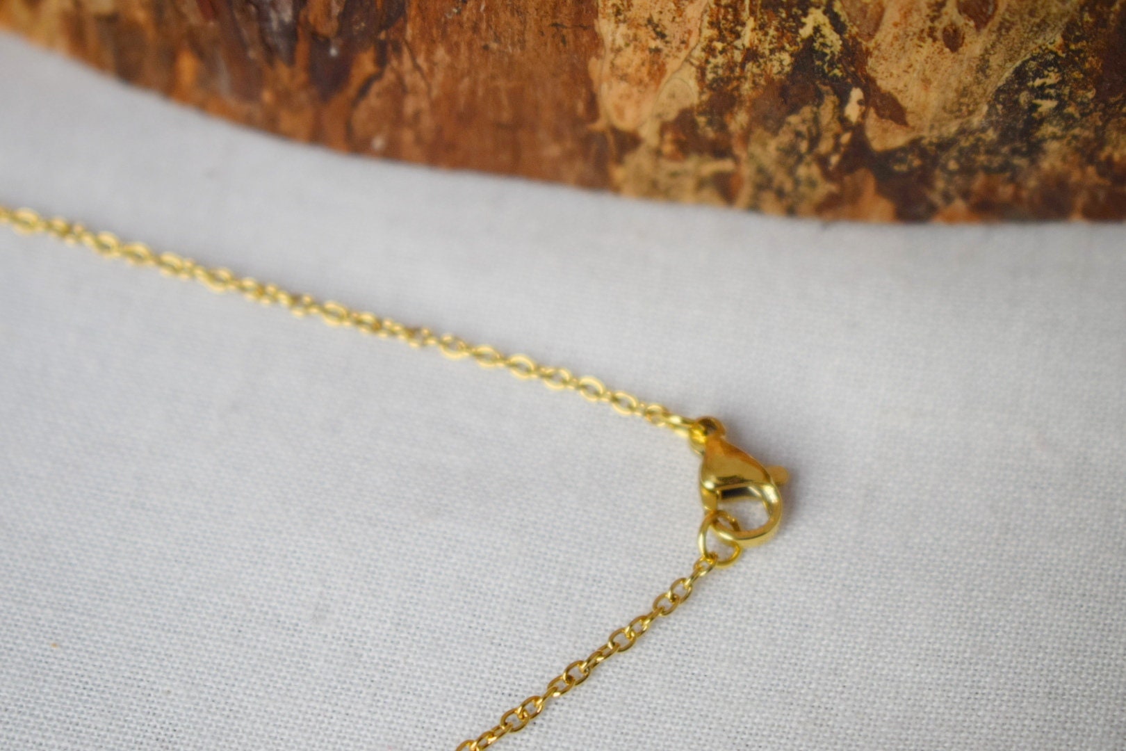 Collier En Or 18K Plaqué Avec Pendentif Jade Rouge - Bijou Français - Neuf Avec Écrin