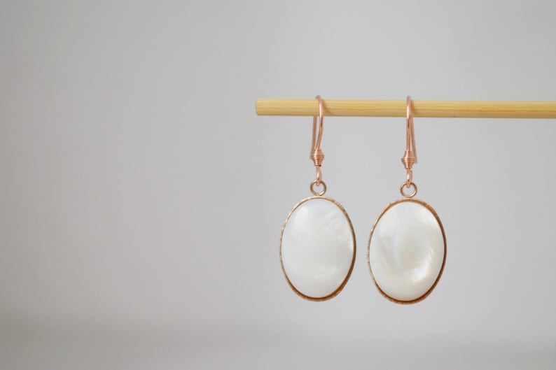 Mother of pearl earrings with rose gold plated stainless steel round pendant and earrings hooks image 8