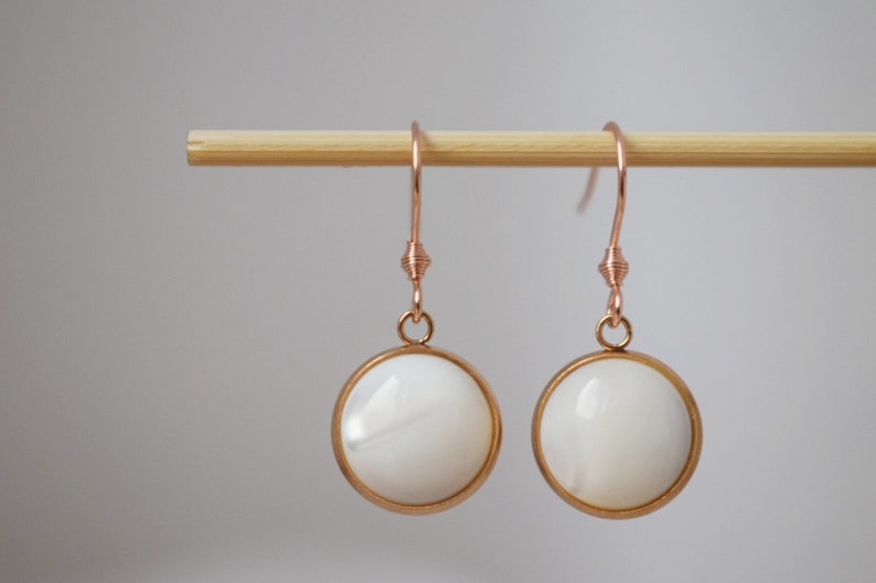 Mother of pearl earrings with rose gold plated stainless steel round pendant and earrings hooks image 1