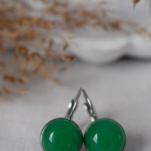 Ohrringe Jade Grün hängend, grüner Edelstein Hängeohrringe, 12mm, rund, Lever-back Ohrhänger, Edelstahl Ohrschmuck, Unisex Schmuck Geschenk Bild 5