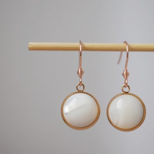 Mother of pearl earrings with rose gold plated stainless steel round pendant and earrings hooks image 3