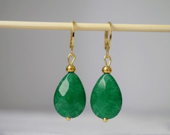 Ohrringe Jade Grün, Tropfen Edelstein Creolen Ohrringe, Grün Gold Ohrringe, Hängeohrringe mit Stein, Jade Schmuck Frauen, Geschenk für Sie