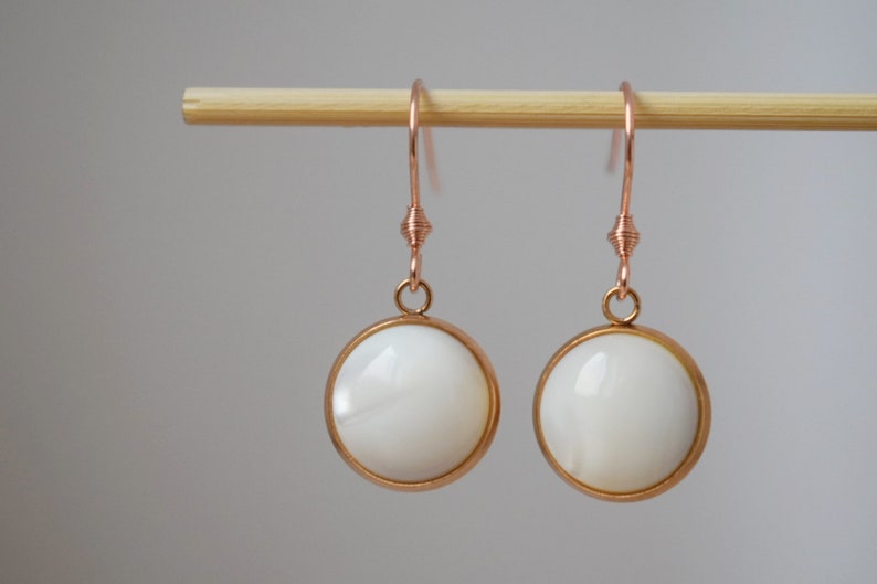 Mother of pearl earrings with rose gold plated stainless steel round pendant and earrings hooks image 4