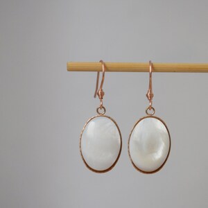Mother of pearl earrings with rose gold plated stainless steel round pendant and earrings hooks image 9