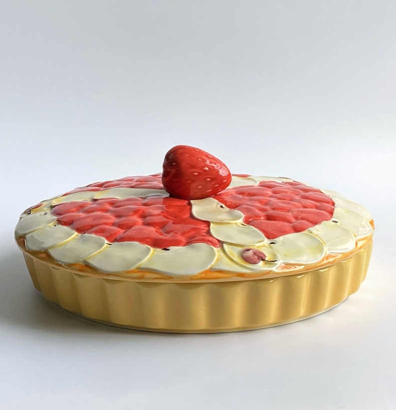 Retro EDW Ceramics Strawberry and Apple Kitsch Flan Dish image 7