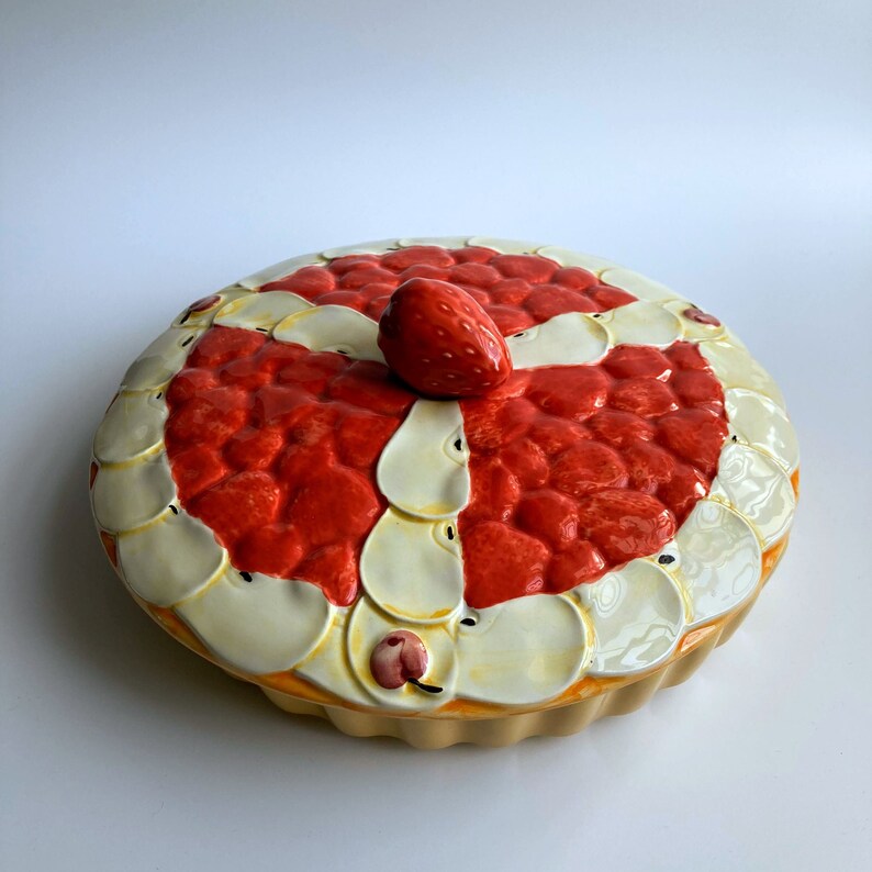 Retro EDW Ceramics Strawberry and Apple Kitsch Flan Dish image 4