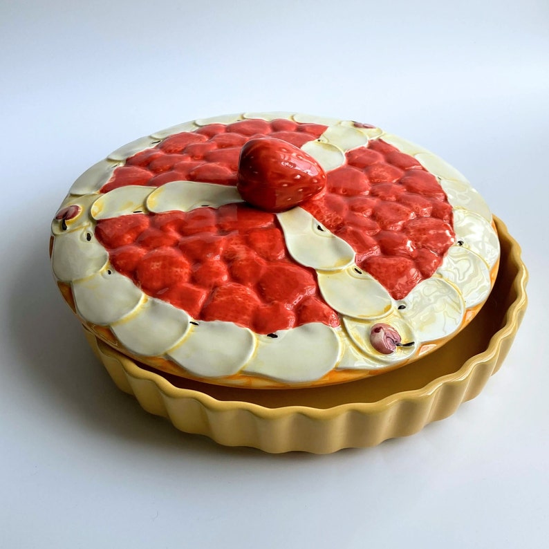 Retro EDW Ceramics Strawberry and Apple Kitsch Flan Dish image 5