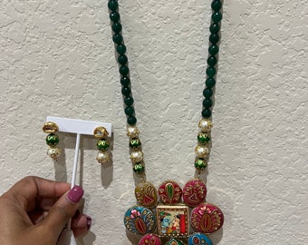 Green Beaded Kundan Mala Necklace with Earrings