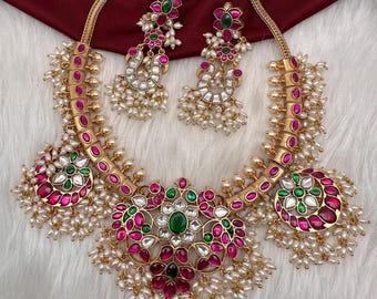 Jadau Pearl Pendant Necklace with Matching Earrings