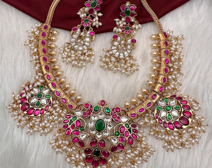 High-Quality Jadau and Pearl Pendant with  Necklace and Matching Earrings