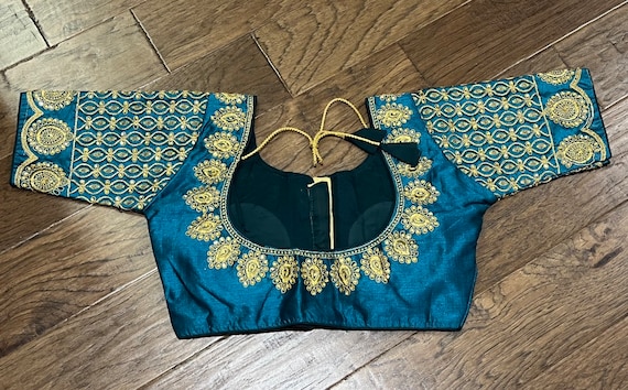 み★bluelea Embroidery jacquard blouse 3/4 Embroidered Jacquard Blouse - Mid Blue – Edgars