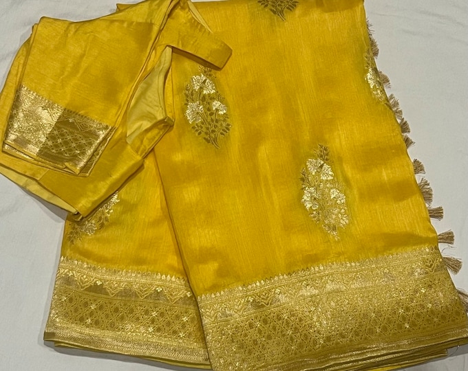 Munga Benarasi Saree - Blouse Size 38 Extends to 44! Ready to ship from Texas, USA!