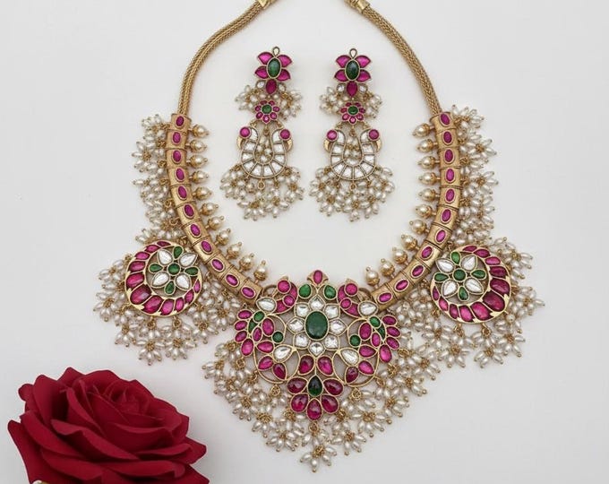 Jadau Pearl Pendant Necklace with Matching Earrings