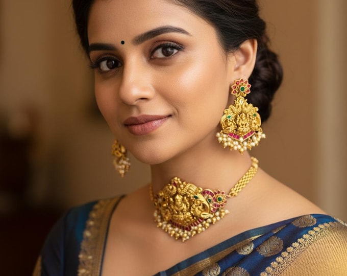 Jadau Kempu Stone Goddess Lakshmi Choker Necklace and Earrings Set