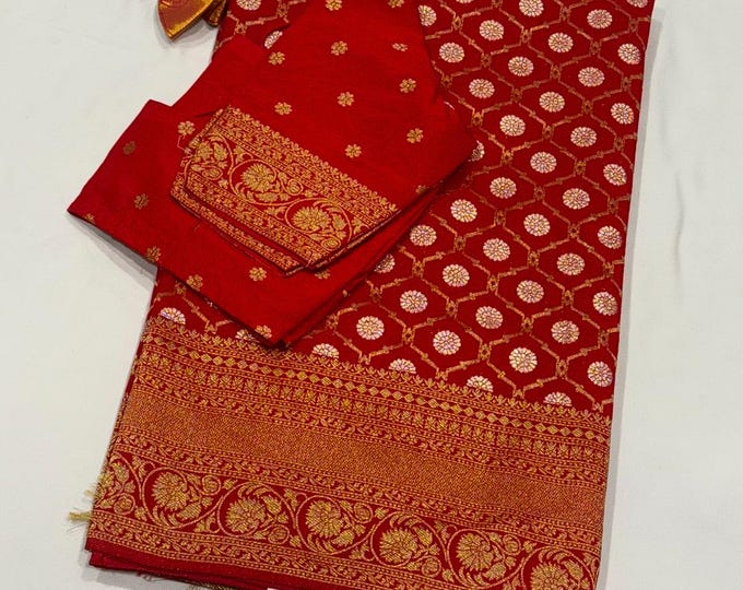 Beautiful combination Benarus  Georgette Saree with Blouse 34-42 inches.