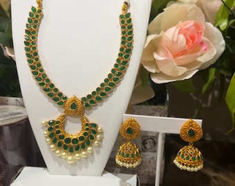 Green Stone Necklace with Jumka Earrings