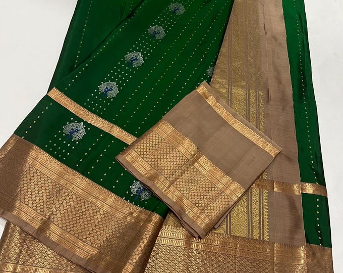 Handloom Pure Silk  Kanchipuram Silk Saree With Contrast Unstitched Blouse