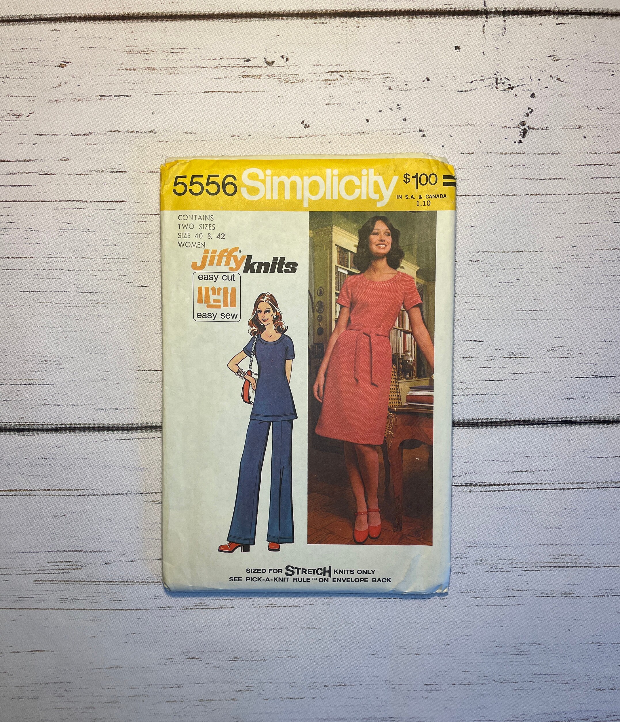 Simplicity 5556 - Sizes 40-42, Busts 44-46 - Factory Folded