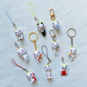 kawaii cat phone charm,planner charm,kitty keychain,kawaii accessory,phone strap,cute gift,anime charm,cute planner/airpods charm,dust plug