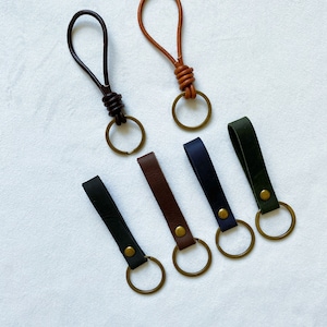 Simple Handmade Leather Keychain, Leather Key Holder,Gift for Him,Leather Clip Keychain,EDC Keychain,Key Organizer,Mini Key fob,Made in USA