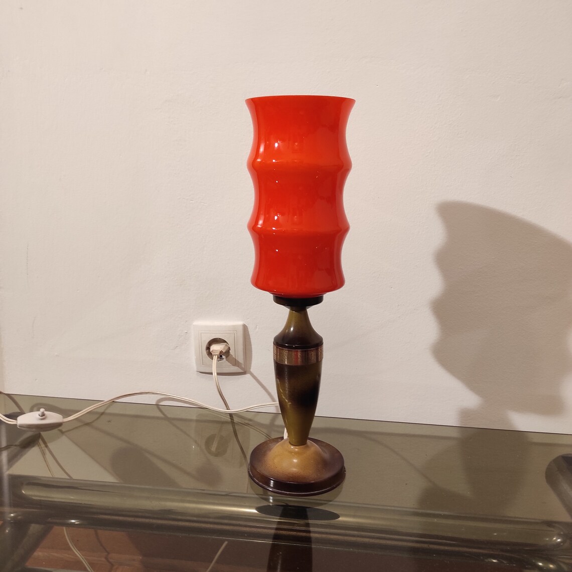 Vintage Orange Glass Table Lamp: Mid-Century Modern Space Age Design, foto 1 di 5