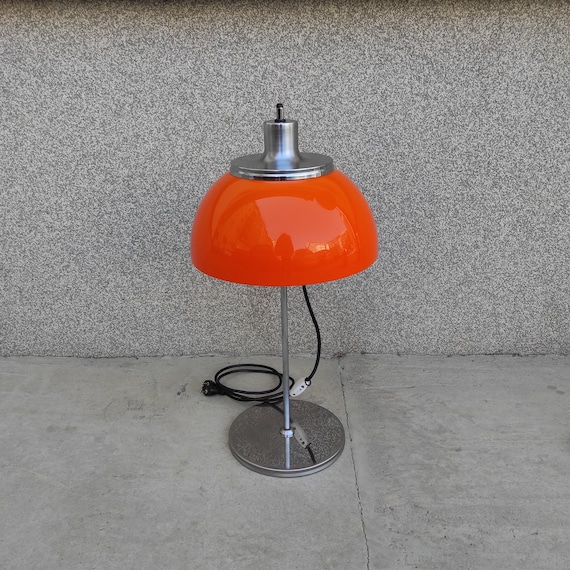Lampe orange  Skandinavisches Design →