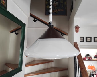 Wisząca lampa Space Age: żyrandol z opalowego szkła w stylu Mid Century Modern