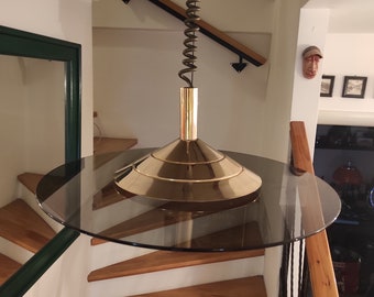 Lampa wisząca z mosiądzu i szkła w stylu vintage – żyrandol w stylu mid-century modern
