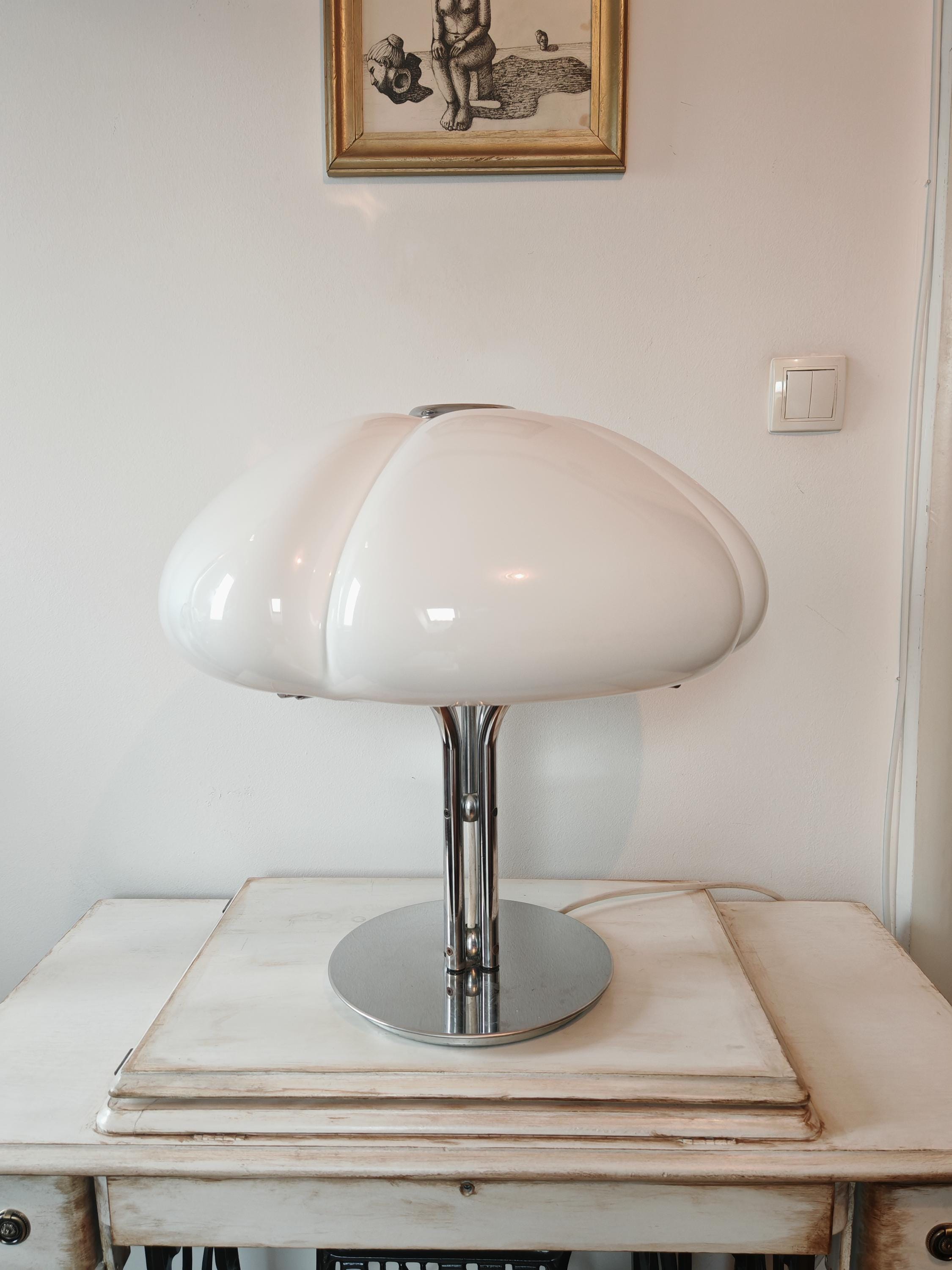 伊70s vintage lamp made in Italy イタリア レトロ Harvey Guzzini Quadrifoglio Lamp: Mid-century Modern Italian