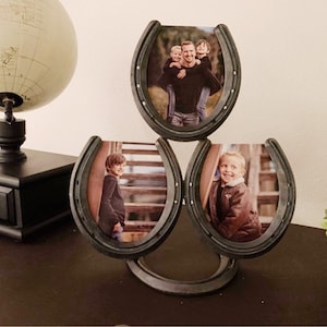 Horseshoe Picture Frame (3 Picture Tower)