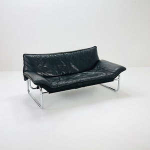 Sofá de couro preto de meados do século por Johan Bertil Häggström para a Ikea da década de 1980 na Suécia