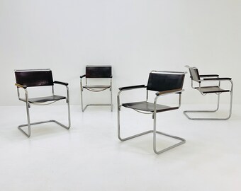 Conjunto de cuatro sillones icónicos Bauhaus de cuero marrón de Mart Stam para Thonet, década de 1980