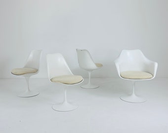 Classic Tulip dining chairs designed by Eero Saarinen for Knoll International 1970s