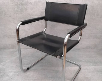 1 des 3 chaises de salle à manger vintage modèle S34 en cuir noir par Mart Stam et Marcel Breuer 1980 Thonet