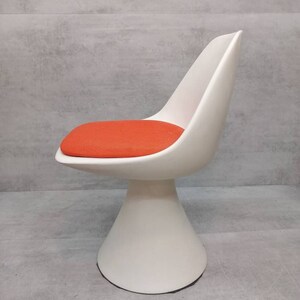 Arkana mushroom chairs top