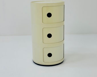 Space age 3 tier Componibili Classic round modular storage unit designed by Anna Castelli Ferrieri for Kartell in 1970s