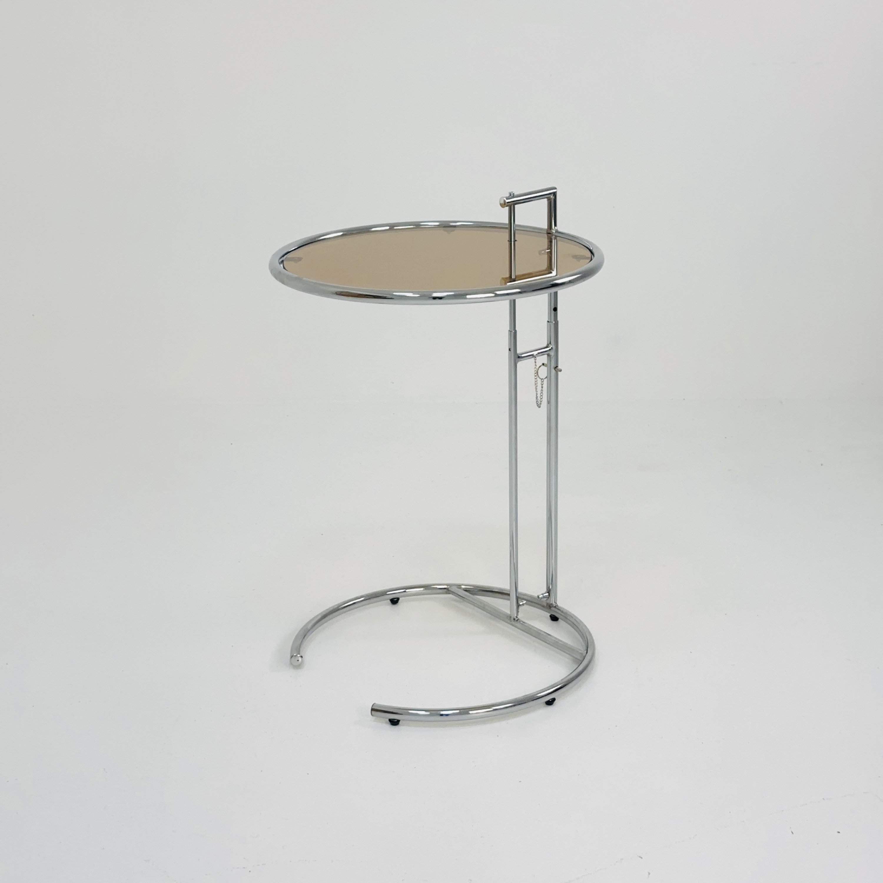ベー adjustable-table-e-1027-glass-