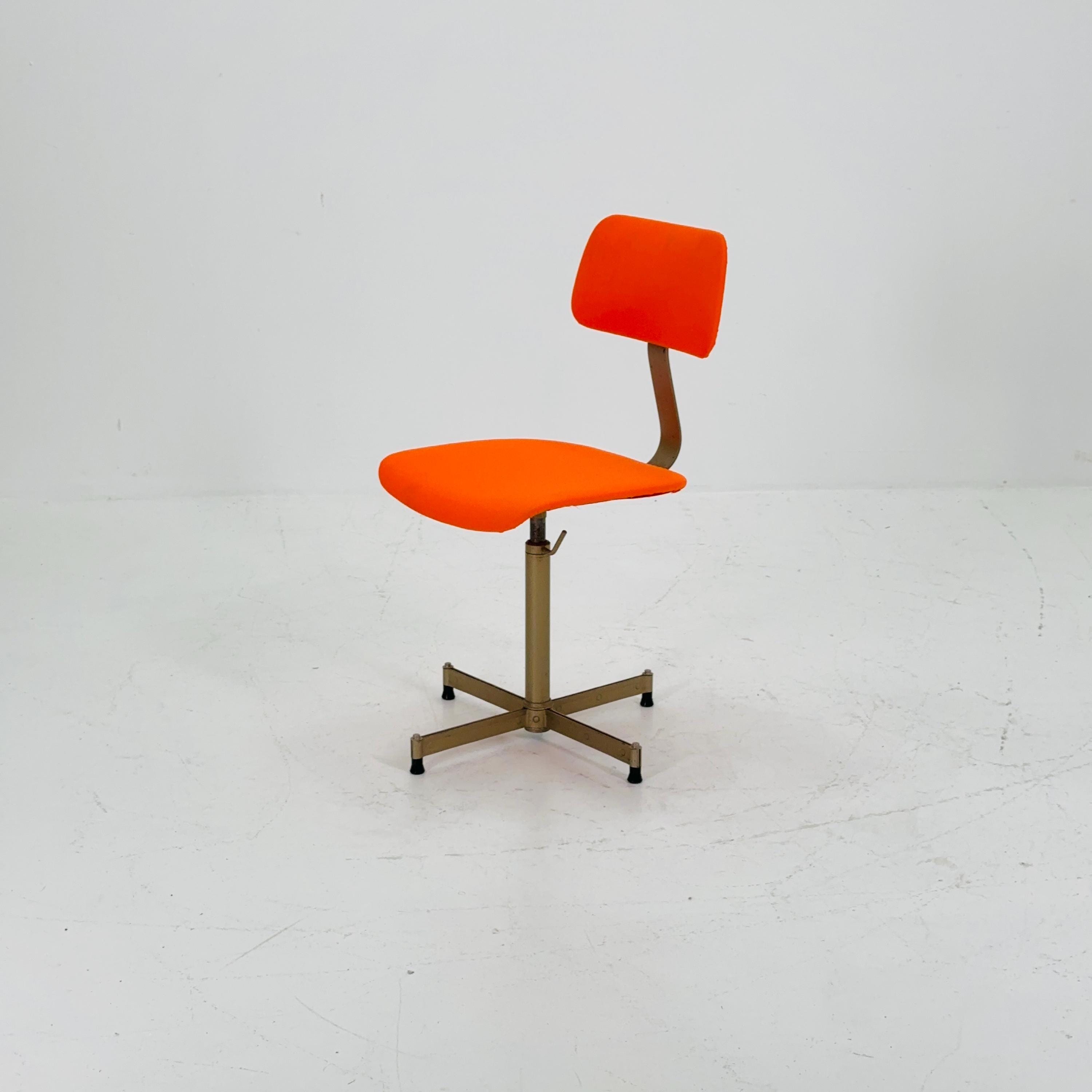 椅子 vintage USA UNIVERSAL chair 椅子 vintage USA UNIVERSAL chair Vintage Z Style Chair With