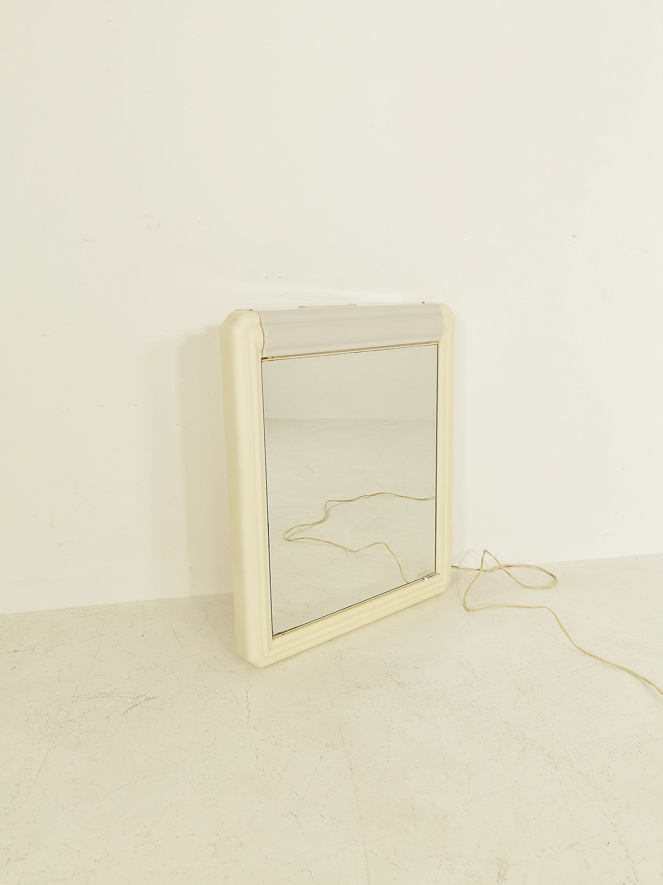 Rare  Allibert \Space Age   A925 model mirror  made  in France 1970s